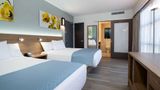 Wingate by Wyndham Long Island City Room