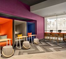 Tru by Hilton Albany Airport Lobby