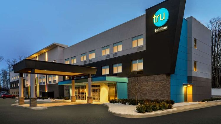 Tru by Hilton Albany Airport Exterior