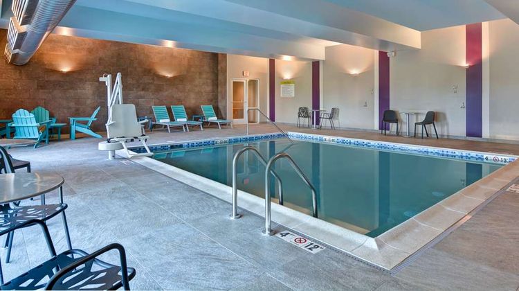 Home2 Suites Williston Burlington Pool