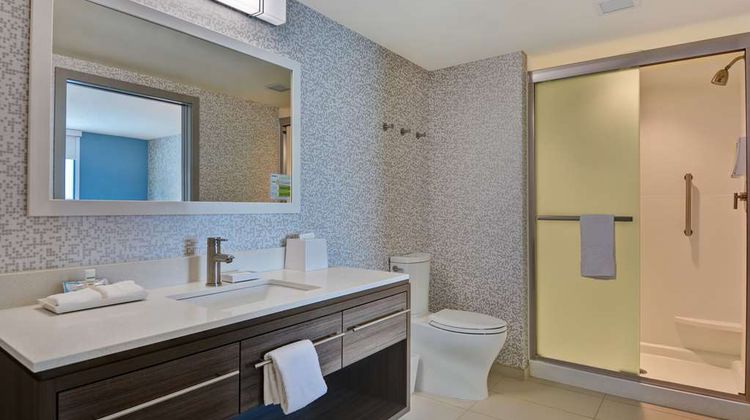 Home2 Suites Williston Burlington Room