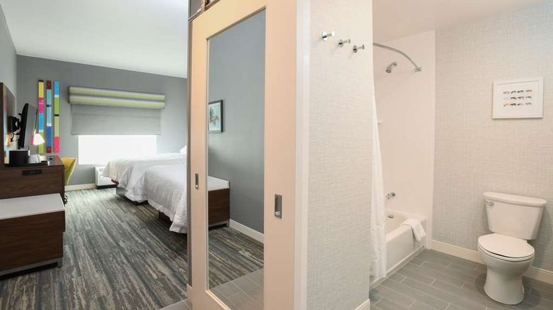 <b>Hampton Inn & Suites Liberty Township Room</b>. Images powered by <a href="https://iceportal.shijigroup.com/" title="IcePortal" target="_blank">IcePortal</a>.