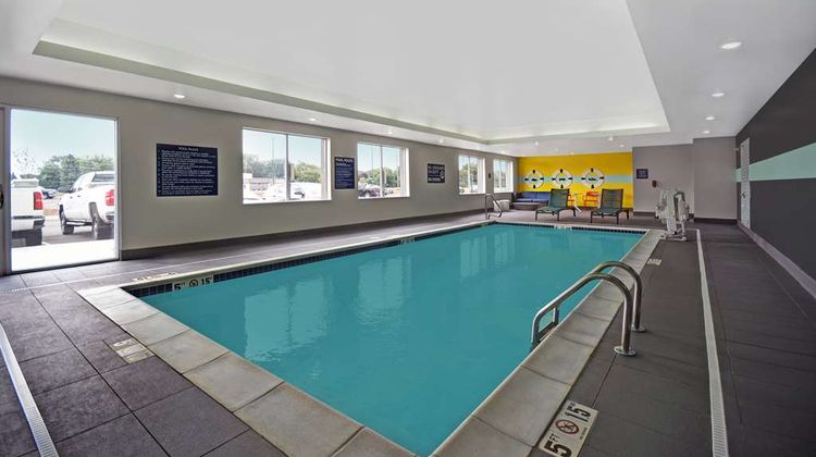 Tru by Hilton Monroe Pool