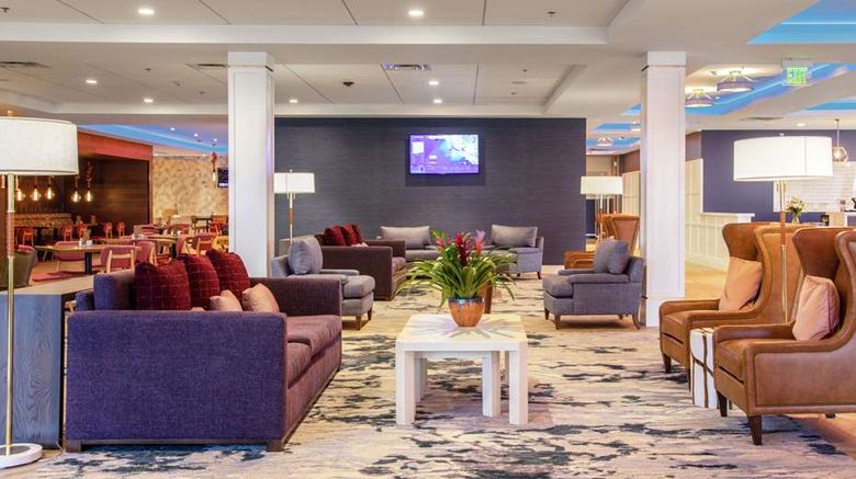 <b>DoubleTree by Hilton Hot Springs Lobby</b>. Images powered by <a href="https://iceportal.shijigroup.com/" title="IcePortal" target="_blank">IcePortal</a>.