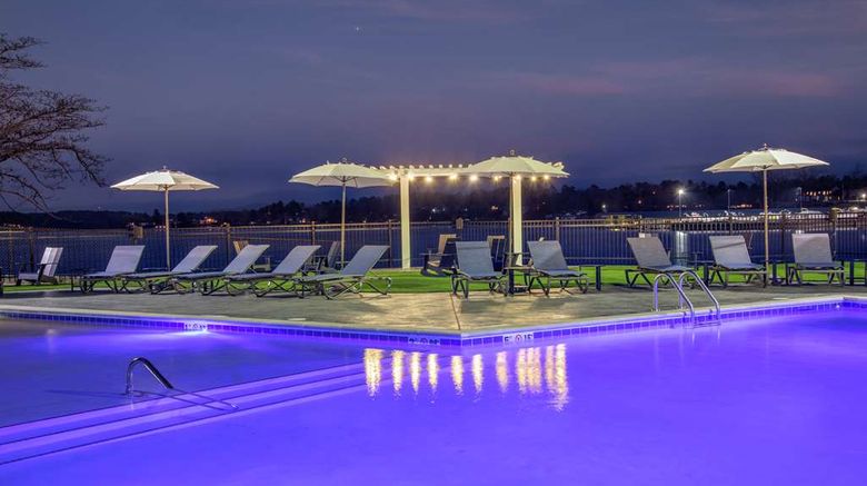 <b>DoubleTree by Hilton Hot Springs Pool</b>. Images powered by <a href="https://iceportal.shijigroup.com/" title="IcePortal" target="_blank">IcePortal</a>.