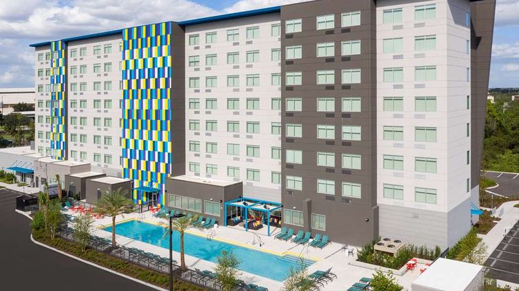 Tru by Hilton Orlando Convention Center Exterior