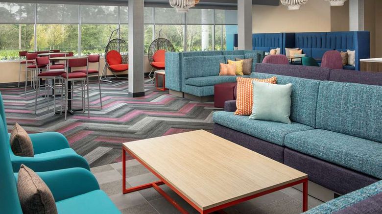 <b>Tru by Hilton Orlando Convention Center Lobby</b>. Images powered by <a href="https://iceportal.shijigroup.com/" title="IcePortal" target="_blank">IcePortal</a>.
