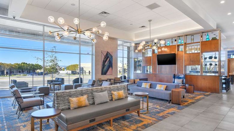 <b>Hilton Garden Inn Fremont Milpitas Lobby</b>. Images powered by <a href="https://iceportal.shijigroup.com/" title="IcePortal" target="_blank">IcePortal</a>.