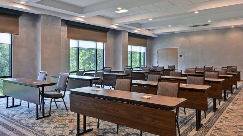 <b>Hampton Inn & Suites Riverview Brandon Meeting</b>. Images powered by <a href="https://iceportal.shijigroup.com/" title="IcePortal" target="_blank">IcePortal</a>.