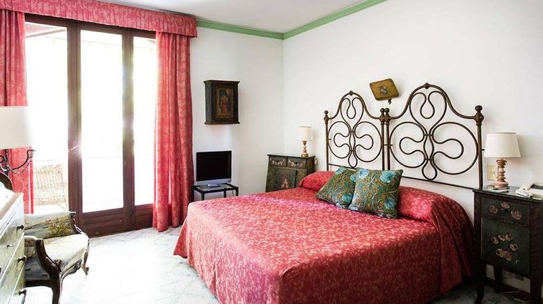 <b>Albergo Quattro Fontane Room</b>. Images powered by <a href="https://iceportal.shijigroup.com/" title="IcePortal" target="_blank">IcePortal</a>.