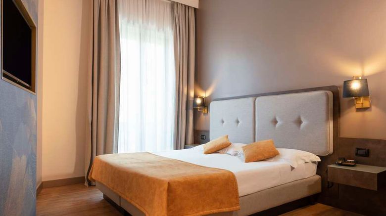 <b>Hotel King Room</b>. Images powered by <a href="https://iceportal.shijigroup.com/" title="IcePortal" target="_blank">IcePortal</a>.