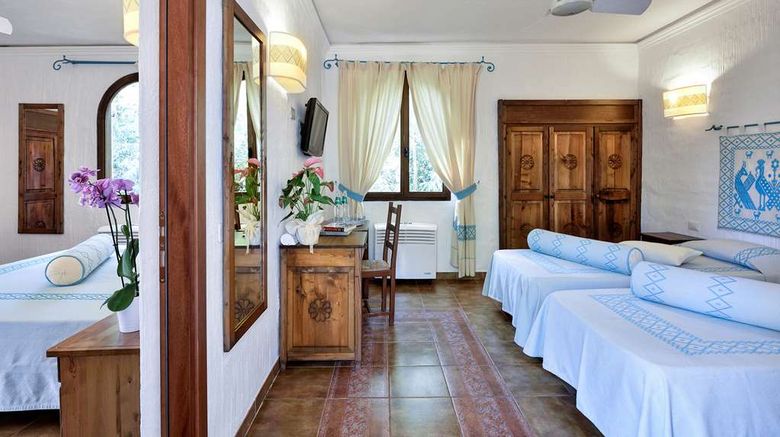 <b>Arbatax Park Resort - Telis Room</b>. Images powered by <a href="https://iceportal.shijigroup.com/" title="IcePortal" target="_blank">IcePortal</a>.