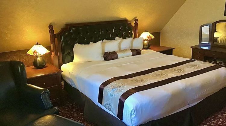 Eureka Inn Trademark Hotel Collection Room
