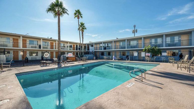 <b>Econo Lodge Pool</b>. Images powered by <a href="https://iceportal.shijigroup.com/" title="IcePortal" target="_blank">IcePortal</a>.