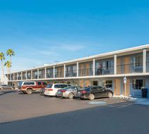 Econo Lodge Exterior