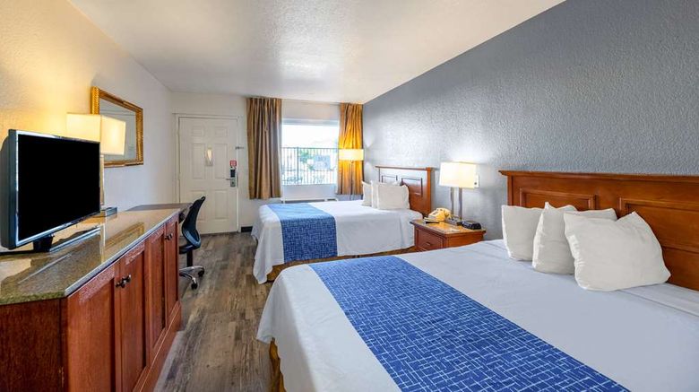 <b>Econo Lodge Room</b>. Images powered by <a href="https://iceportal.shijigroup.com/" title="IcePortal" target="_blank">IcePortal</a>.