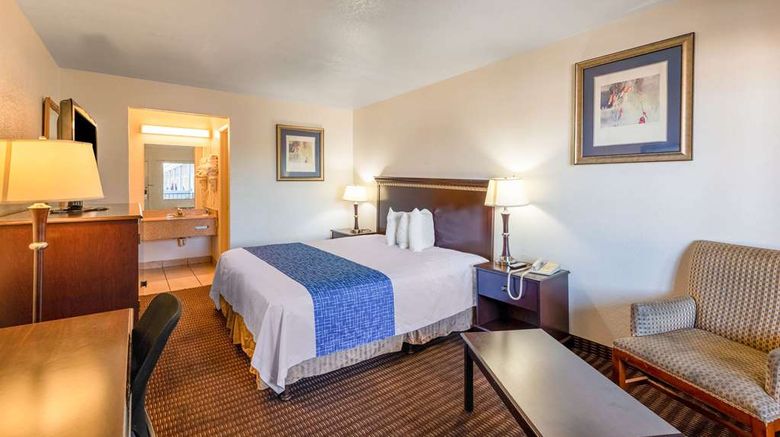<b>Rodeway Inn Room</b>. Images powered by <a href="https://iceportal.shijigroup.com/" title="IcePortal" target="_blank">IcePortal</a>.