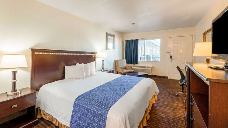 Rodeway Inn Room