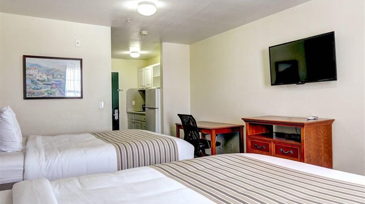 Suburban Studios Denver North Room