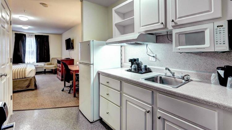 Suburban Studios Denver North Suite
