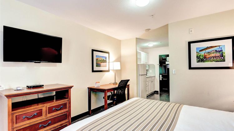 Suburban Studios Denver North Suite