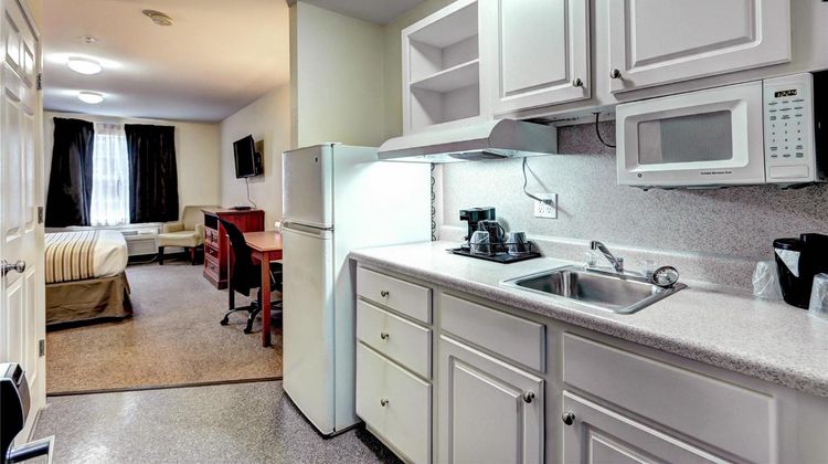 Suburban Studios Denver North Suite