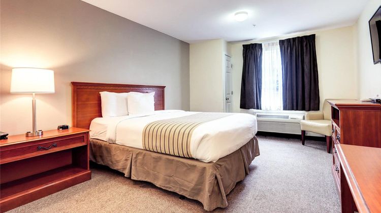 Suburban Studios Denver North Suite