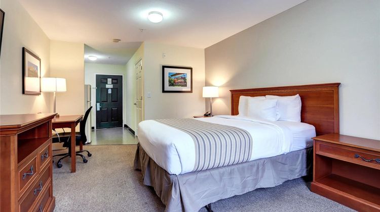 Suburban Studios Denver North Suite