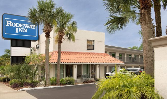 Rodeway Inn Exterior