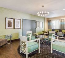 Quality Inn & Suites Lobby