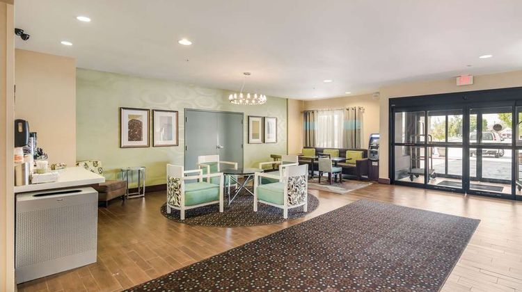 Quality Inn & Suites Lobby