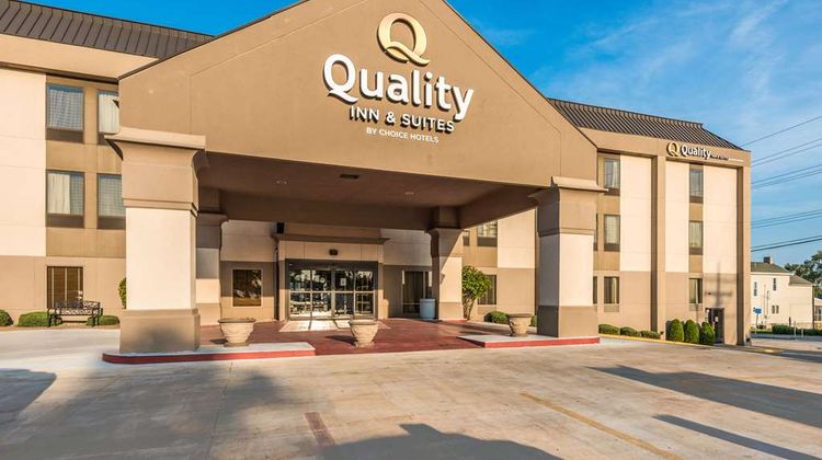 Quality Inn & Suites Exterior