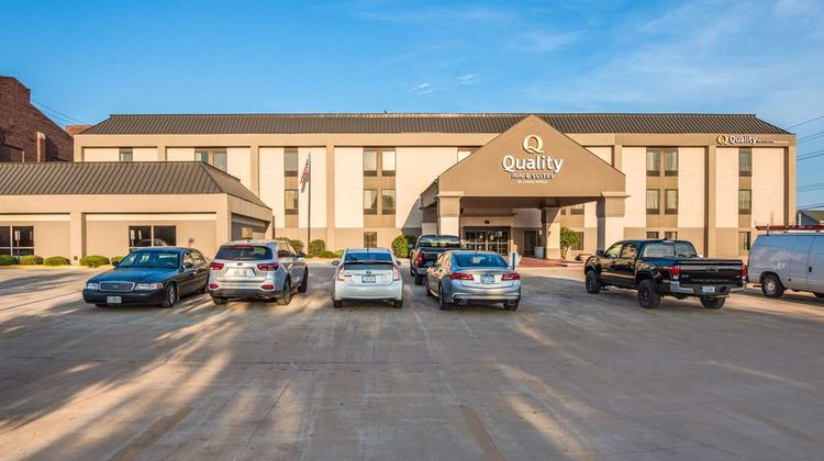 Quality Inn & Suites Exterior
