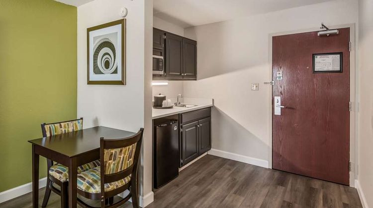 Quality Inn & Suites Suite