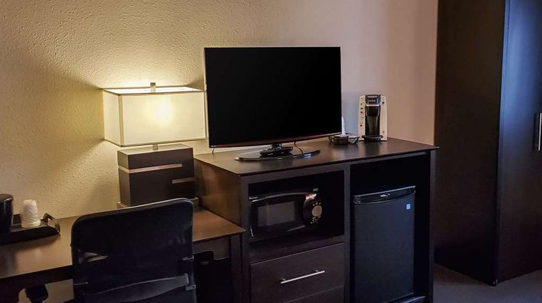 <b>Quality Inn Atchison Room</b>. Images powered by <a href="https://iceportal.shijigroup.com/" title="IcePortal" target="_blank">IcePortal</a>.