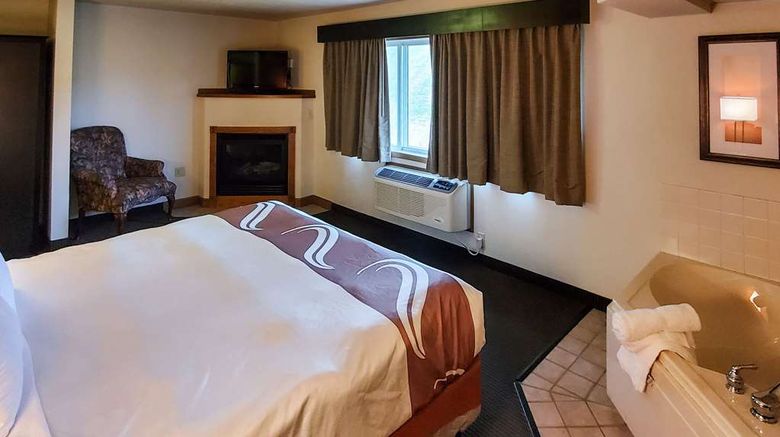 <b>Quality Inn Atchison Suite</b>. Images powered by <a href="https://iceportal.shijigroup.com/" title="IcePortal" target="_blank">IcePortal</a>.
