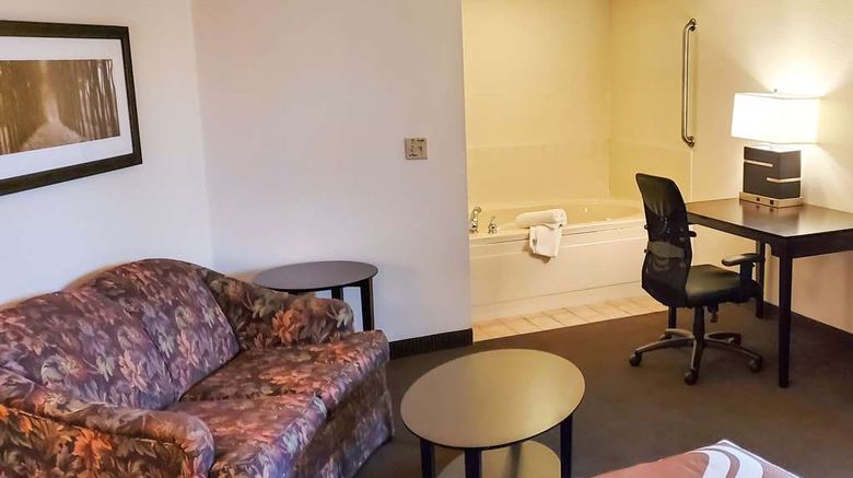 <b>Quality Inn Atchison Suite</b>. Images powered by <a href="https://iceportal.shijigroup.com/" title="IcePortal" target="_blank">IcePortal</a>.