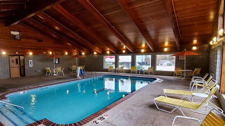 Quality Inn Atchison Pool