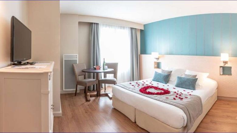 <b>La Closerie Deauville Room</b>. Images powered by <a href="https://iceportal.shijigroup.com/" title="IcePortal" target="_blank">IcePortal</a>.