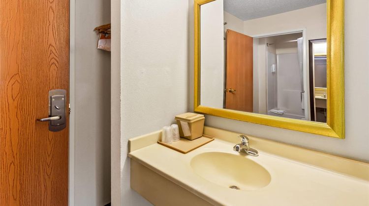 Quality Inn Room