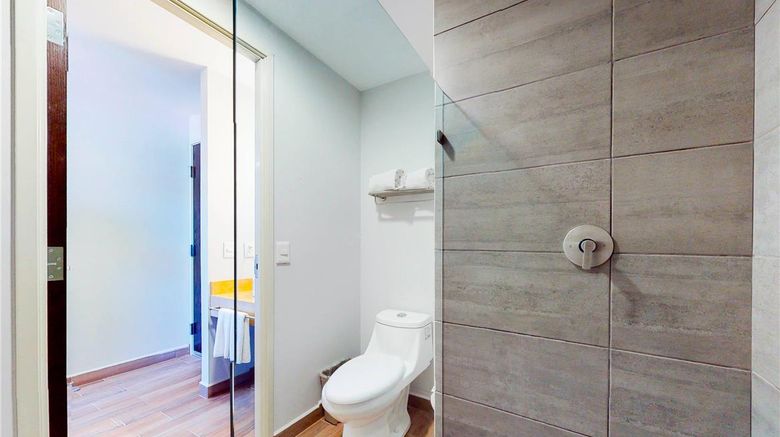 Sleep Inn Queretaro Room. Images powered by <a href="https://iceportal.shijigroup.com" target="_blank" rel="noopener">Ice Portal</a>.
