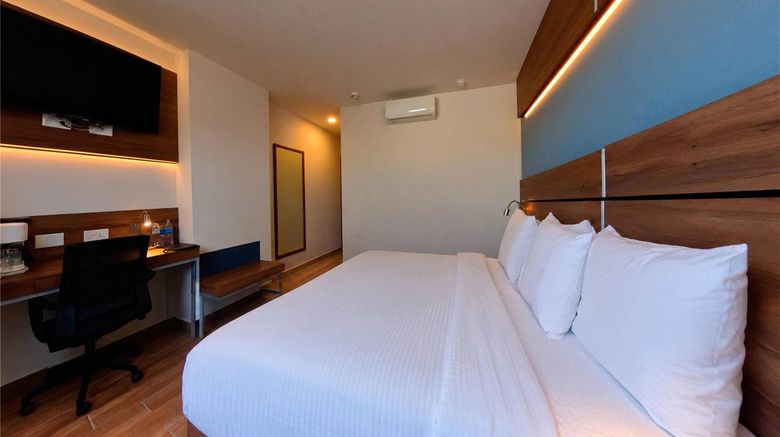 <b>Sleep Inn Queretaro Room</b>. Images powered by <a href="https://iceportal.shijigroup.com/" title="IcePortal" target="_blank">IcePortal</a>.