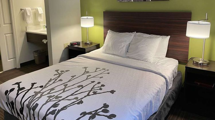 Sleep Inn Antigo Room