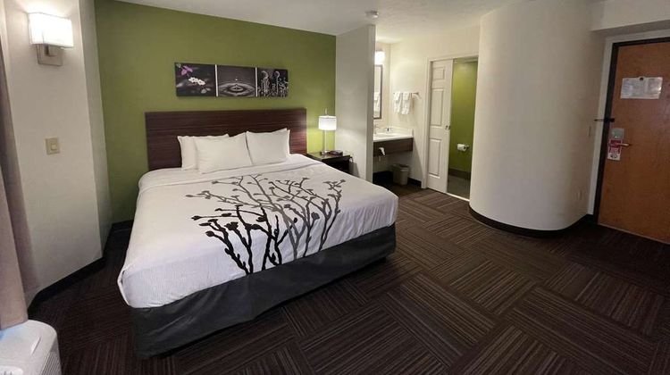 Sleep Inn Antigo Room