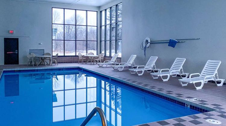 Sleep Inn Antigo Pool