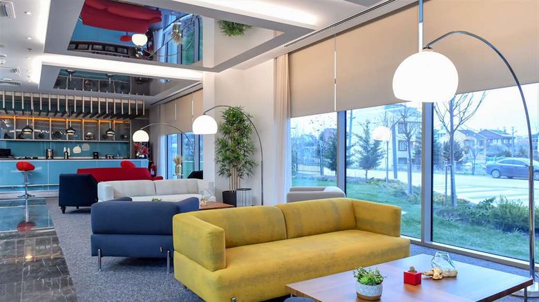 <b>DoubleTree by Hilton Ankara Incek Lobby</b>. Images powered by <a href="https://iceportal.shijigroup.com/" title="IcePortal" target="_blank">IcePortal</a>.