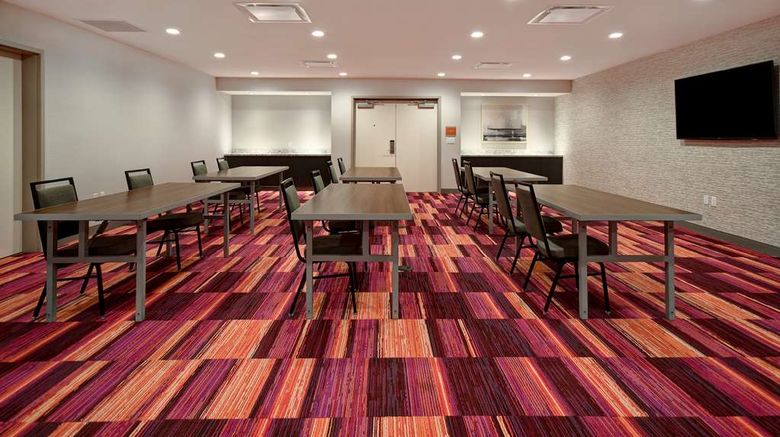 <b>Home2 Suites by Hilton Eau Claire South Meeting</b>. Images powered by <a href="https://iceportal.shijigroup.com/" title="IcePortal" target="_blank">IcePortal</a>.