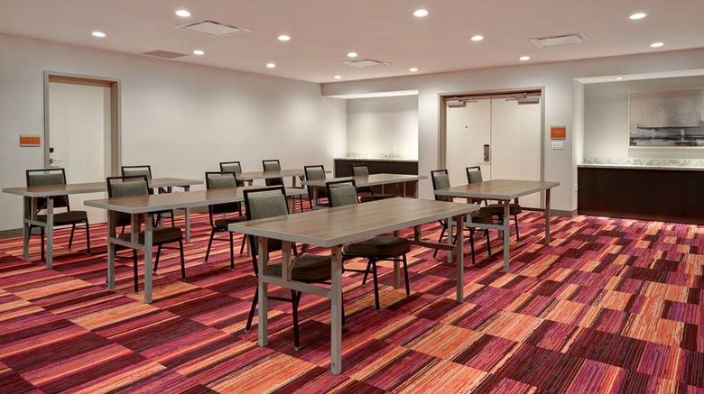 <b>Home2 Suites by Hilton Eau Claire South Meeting</b>. Images powered by <a href="https://iceportal.shijigroup.com/" title="IcePortal" target="_blank">IcePortal</a>.