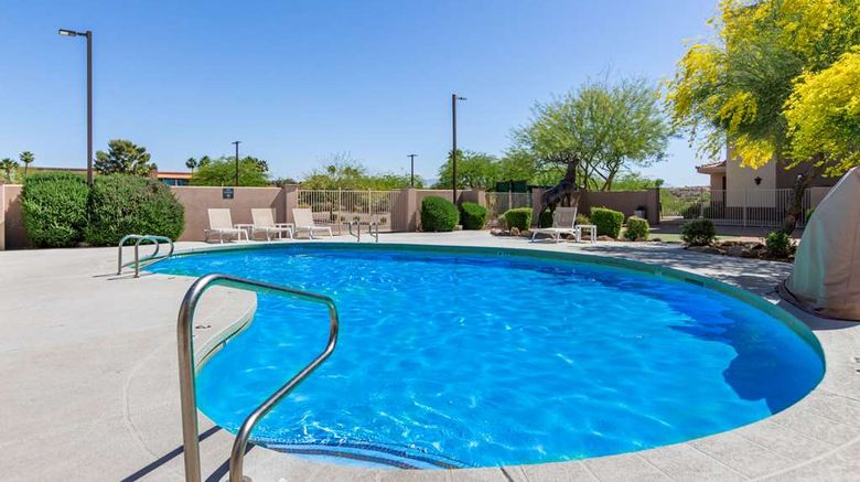 <b>Fountain Park Hotel, BW Signature Coll Pool</b>. Images powered by <a href="https://iceportal.shijigroup.com/" title="IcePortal" target="_blank">IcePortal</a>.
