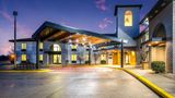 <b>Clarion Pointe Exterior</b>. Images powered by <a href="https://iceportal.shijigroup.com/" title="IcePortal" target="_blank">IcePortal</a>.